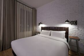Yi Stack Hotel