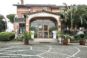 Camp's Hotel