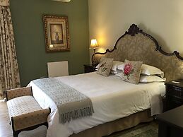 Dunvegan Execu Lodge