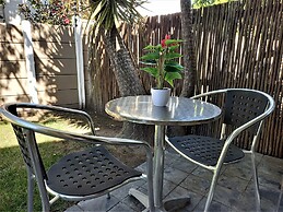 Mandalay Beach B & B