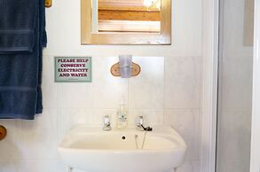 Old Oak Guest House