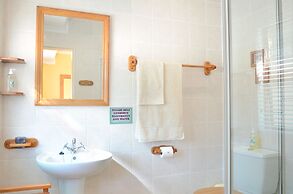 Old Oak Guest House