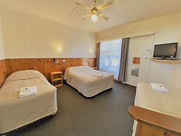 Terang Motor Inn