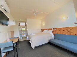 Terang Motor Inn