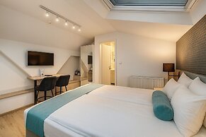 Hotel Mika Downtown