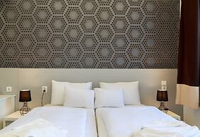 Hotel Mika Downtown