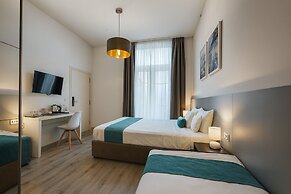 Hotel Mika Downtown