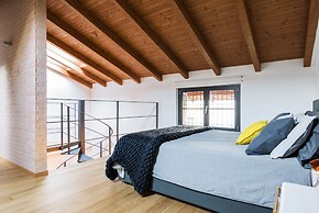 Home At Hotel - Ampola