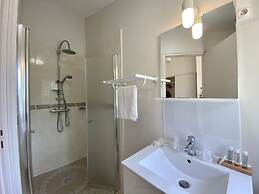 Adishatz Motel