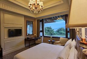 The Carp Islet Resort