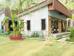 Phuket Sirinapha Resort