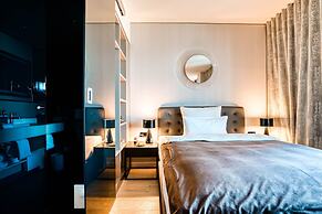 CLOUD No7 Apartments