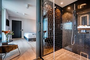 CLOUD No7 Apartments