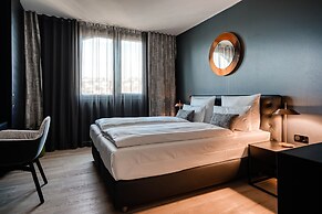 CLOUD No7 Apartments