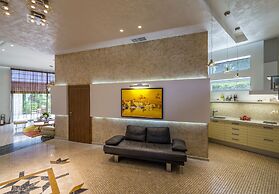 Sunray Hotel