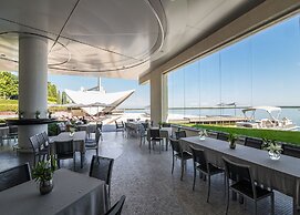 Sunray Hotel