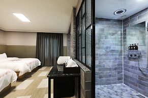 Hotel Mondavi