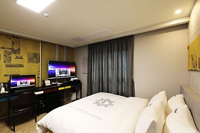 Hotel Mondavi