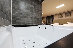Hotel Mondavi