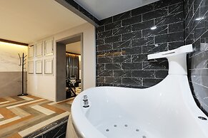 Hotel Mondavi