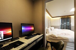 Hotel Mondavi