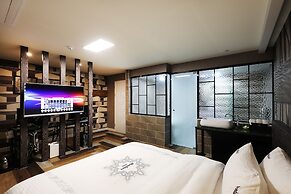 Hotel Mondavi