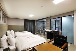Hotel Mondavi