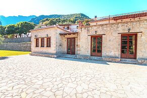 Piges Hotel at Acheron Springs