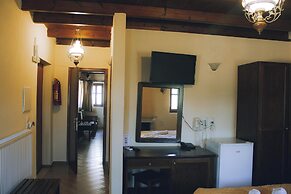 Piges Hotel at Acheron Springs