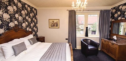 The Old Lodge