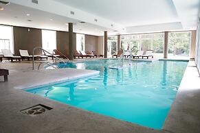 Howard Johnson by Wyndham Escobar Hotel