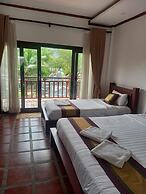 Vang Vieng Savanh Sunset view resort