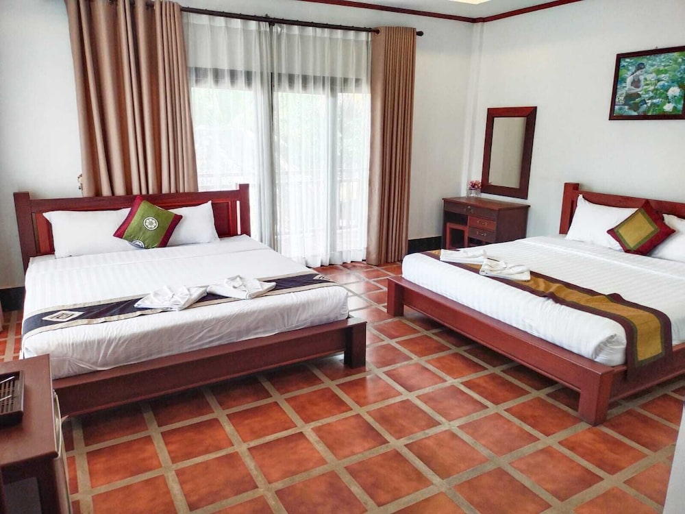 Vang Vieng Savanh Sunset view resort