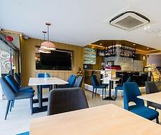 Samran Place Hotel