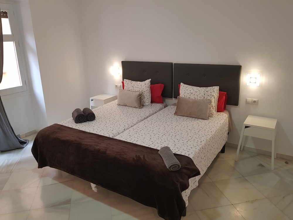 Fan Rooms Duquesa
