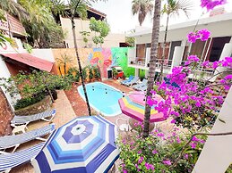 ITH Sayulita Amazing Surf Hostel