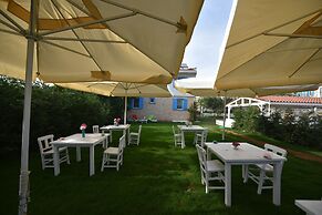 Garden Ada Hotel
