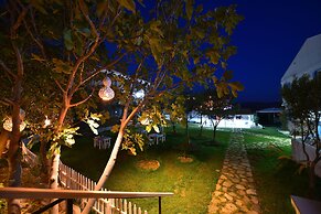 Garden Ada Hotel