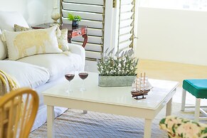 Kingston Luxury Condo Apartment