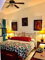 Hotel Casa Alvarada