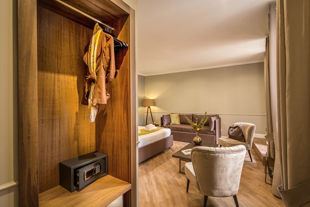Charme Spagna Boutique Hotel