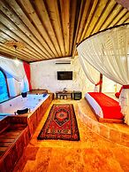 Saklı Cave House