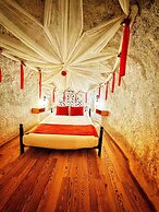 Saklı Cave House