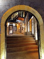 Saklı Cave House