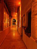 Saklı Cave House