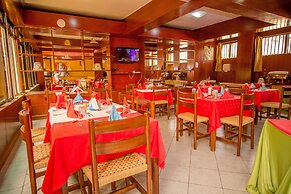 Emboita Hotel