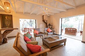 Antares Bush Camp & Safaris - Hostel