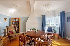 Sunny Cove Manor