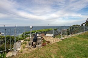 Sunny Cove Manor