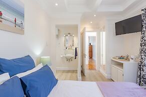 Sunny Cove Manor